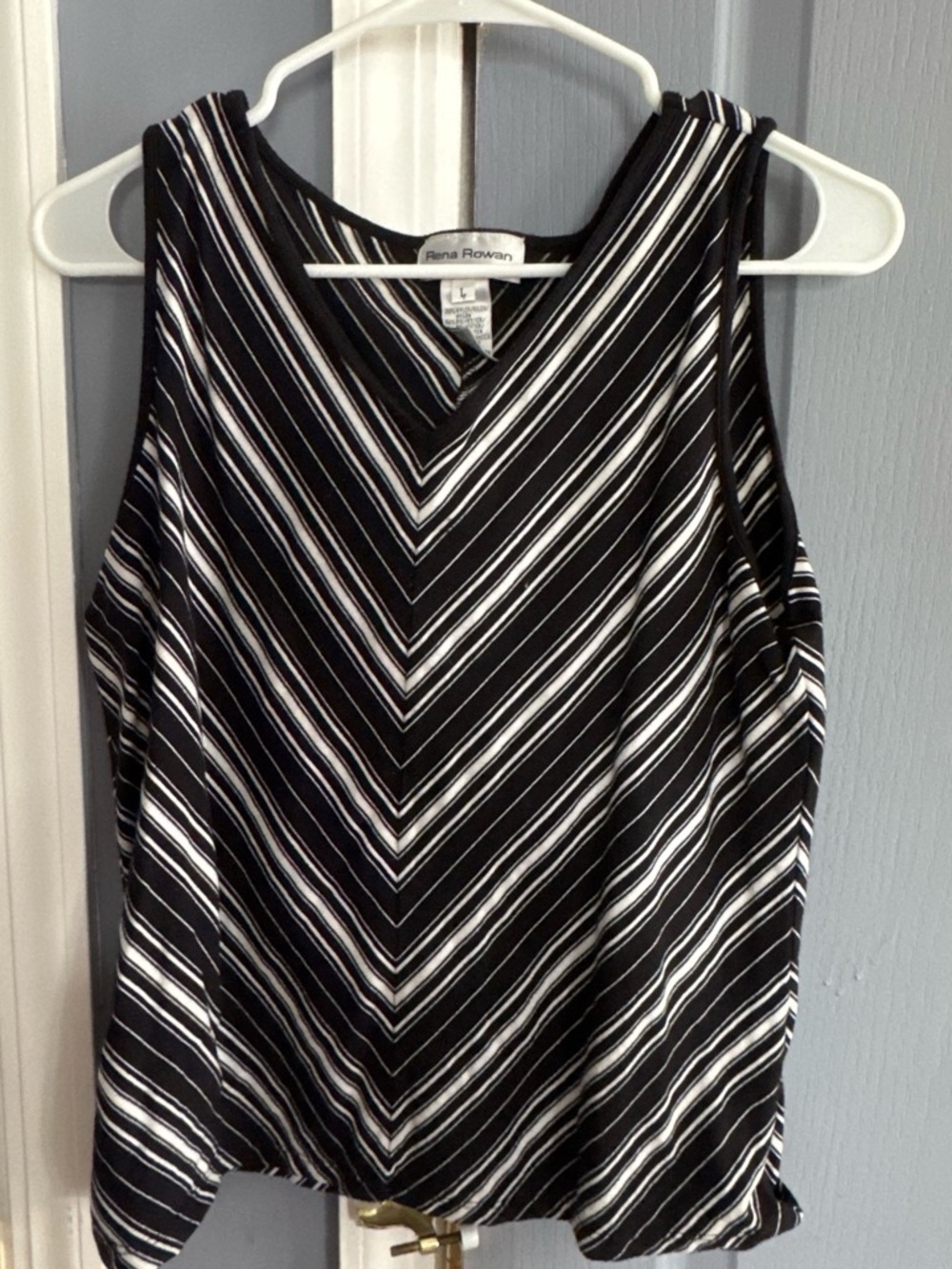 Rena Rowan Black and White Striped V-Neck Sleeveless Top-Size L